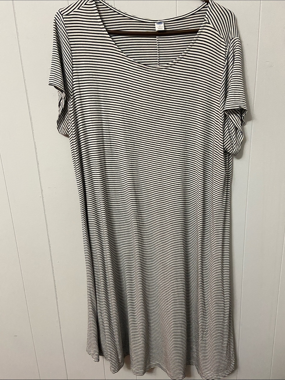 Old Navy Black and White Striped Midi Dress. Size 2xl
